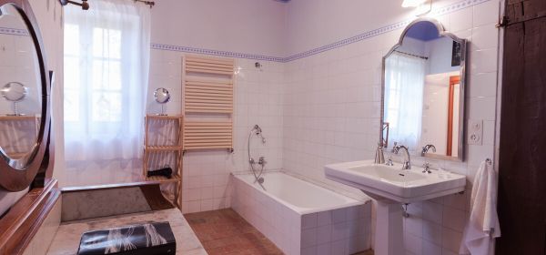Bathroom 1 - 1st floor