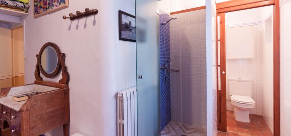 Bathroom 1 - 1st floor