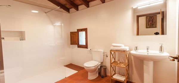 Bathroom 4 - 2nd floor