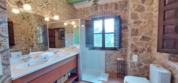 Bathroom 1 - 1st floor