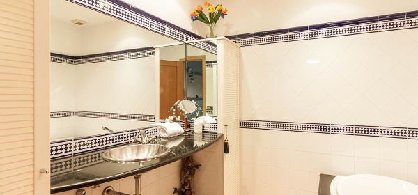 Baño privado hab 2